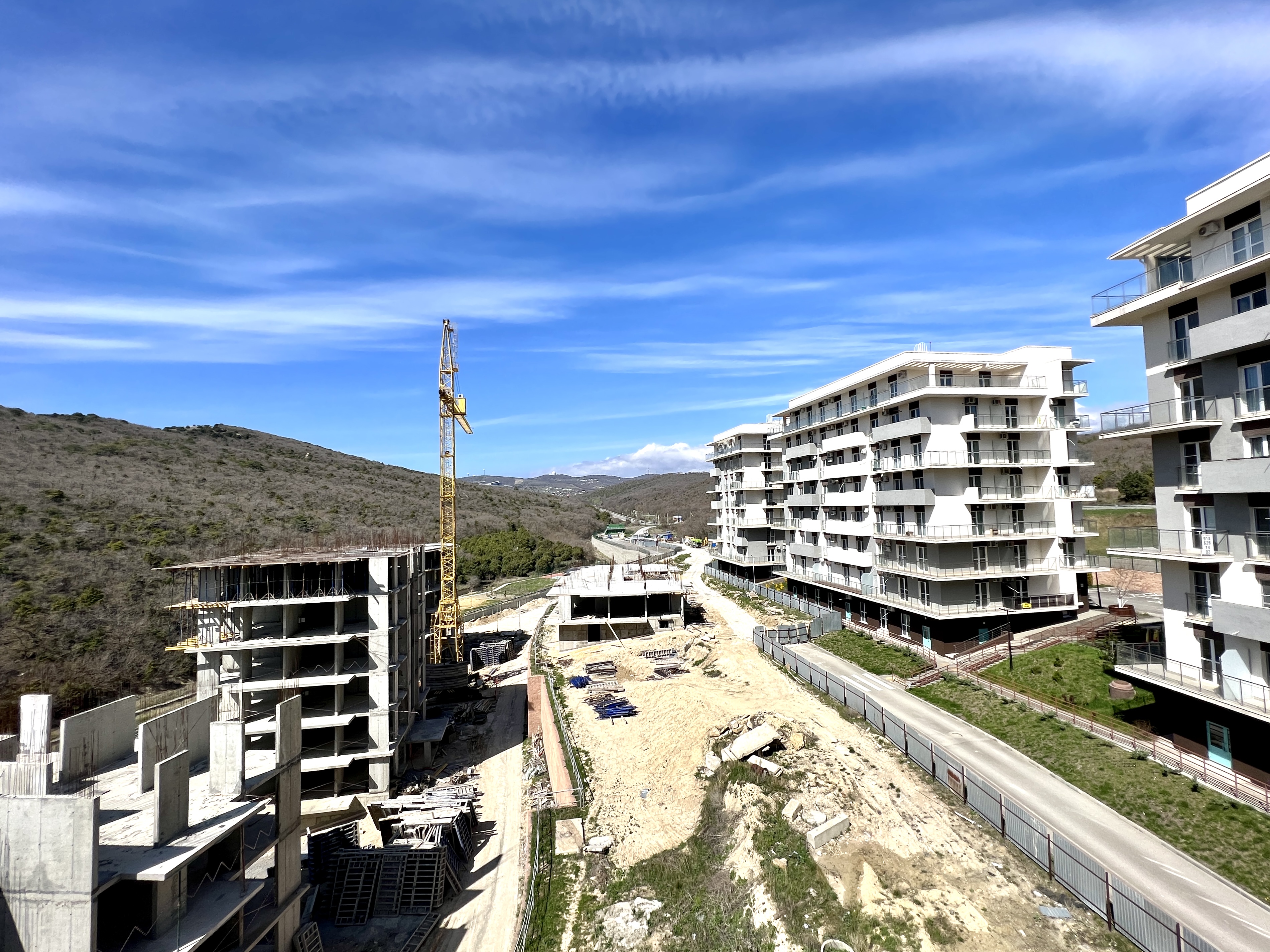 Вид с балкона апрель 2023
